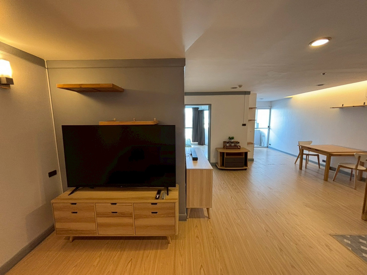 For RentCondoSukhumvit, Asoke, Thonglor : 🌆✨ Condo for Rent at The Waterford Diamond Sukhumvit 30/1 – Corner Unit with Stunning City View Bright, airy space with full natural light and a private balcony to enjoy the skyline every day 🫶