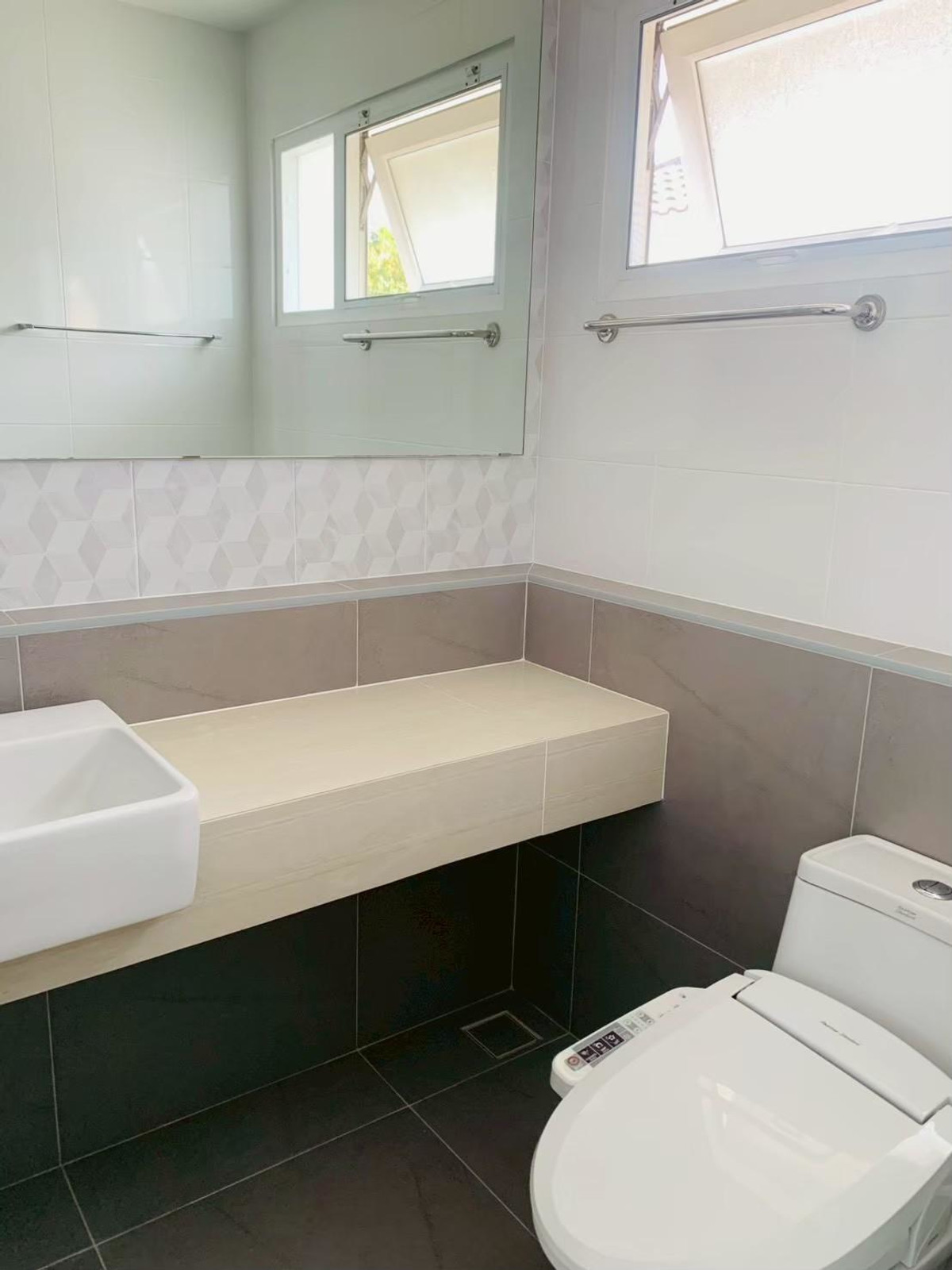 ขายบ้านพุทธมณฑล ศาลายา : 95903 - ขาย บ้านเดี่ยว 2 ชั้น โครงการ Villaggio Pinklao-Salaya ถนนสำเร็จพัฒนา ต.ศาลากลาง อ.บางกรวย จ.นนทบุรี