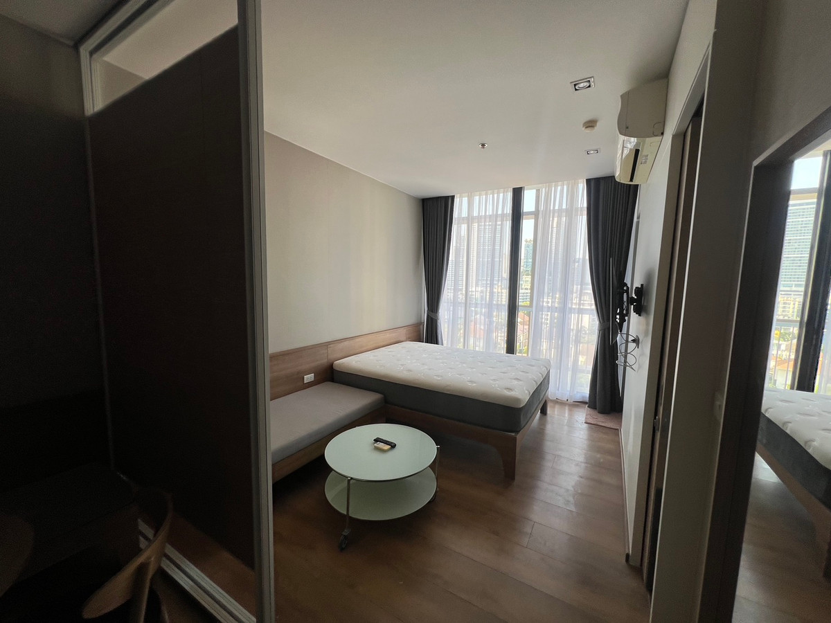 For RentCondoSukhumvit, Asoke, Thonglor : Rent studio 1 bathroom Park 24 (Origin Phrom Phong)