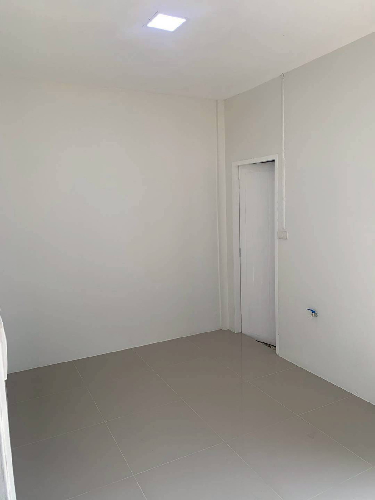 For SaleHouseMin Buri, Romklao : 1-story twin house for sale, area 33 sq m., Chuan Chuen Village, Soi Chuan Chuen 13, Ramkhamhaeng Road 102, Saphan Sung, near Ramkhamhaeng University, NIDA, Top Supermarket, Golden. Place, Sammakorn Place The Mall Bangkapi