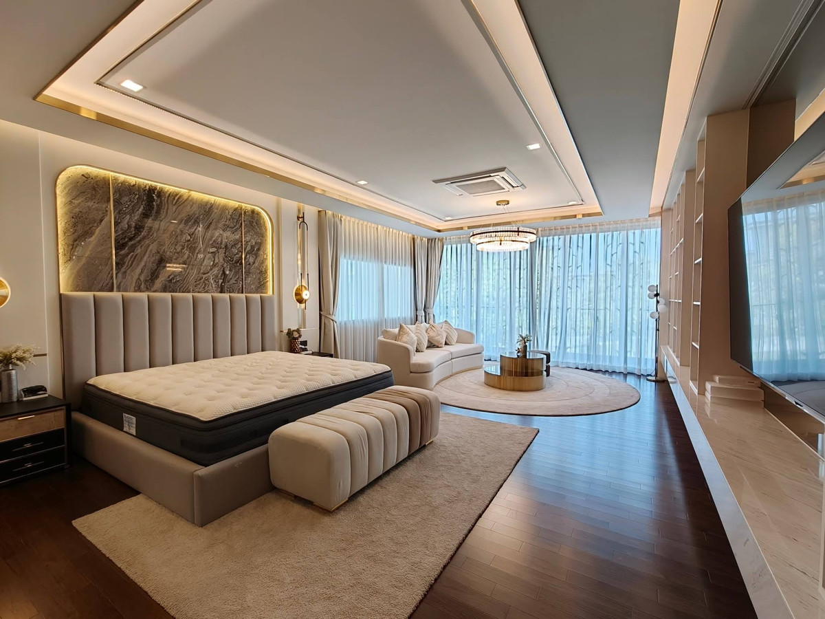 ขายบ้านพัฒนาการ ศรีนครินทร์ : Grand Bangkok Boulevard East Rama 9 บ้านเดี่ยวหรู 3 ชั้น พื้นที่ใช้สอย 827 ตร.ม. พร้อมเฟอร์นิเจอร์ทั้งหลัง Please call: 082-894-4624