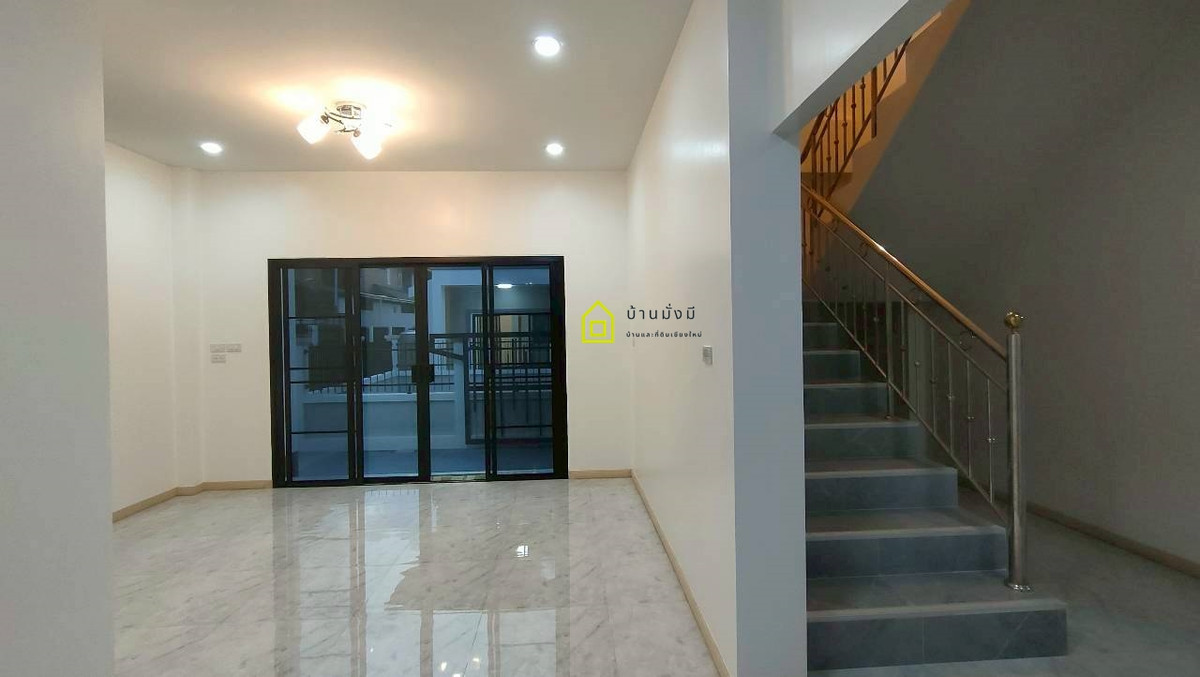 For SaleHouseChiang Mai : 2-story detached house near Maejo University (2 kilometers from Maejo University), Wat Mongkol Setthi intersection zone.