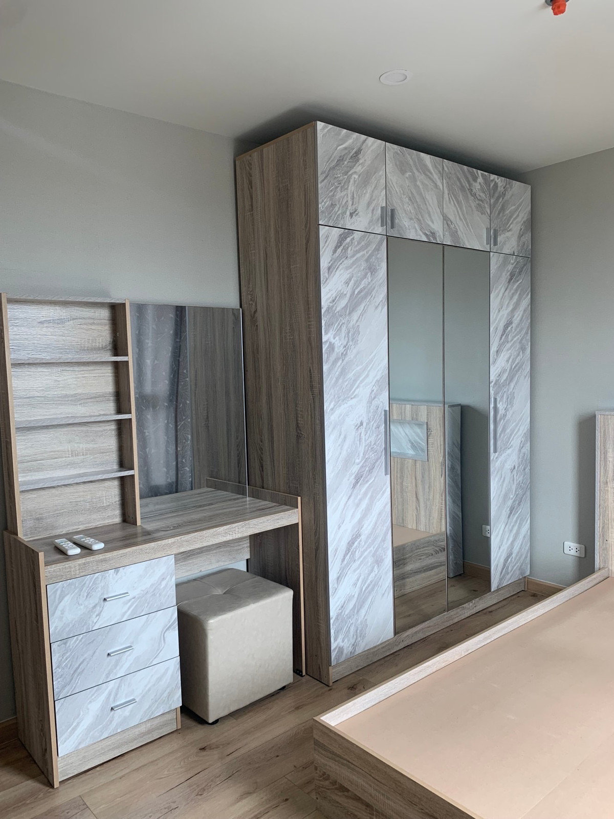 ให้เช่าคอนโดปิ่นเกล้า จรัญสนิทวงศ์ : !! ห้องสวย ให้เช่าคอนโด Brix Condominium ใกล้ MRT สิรินธร