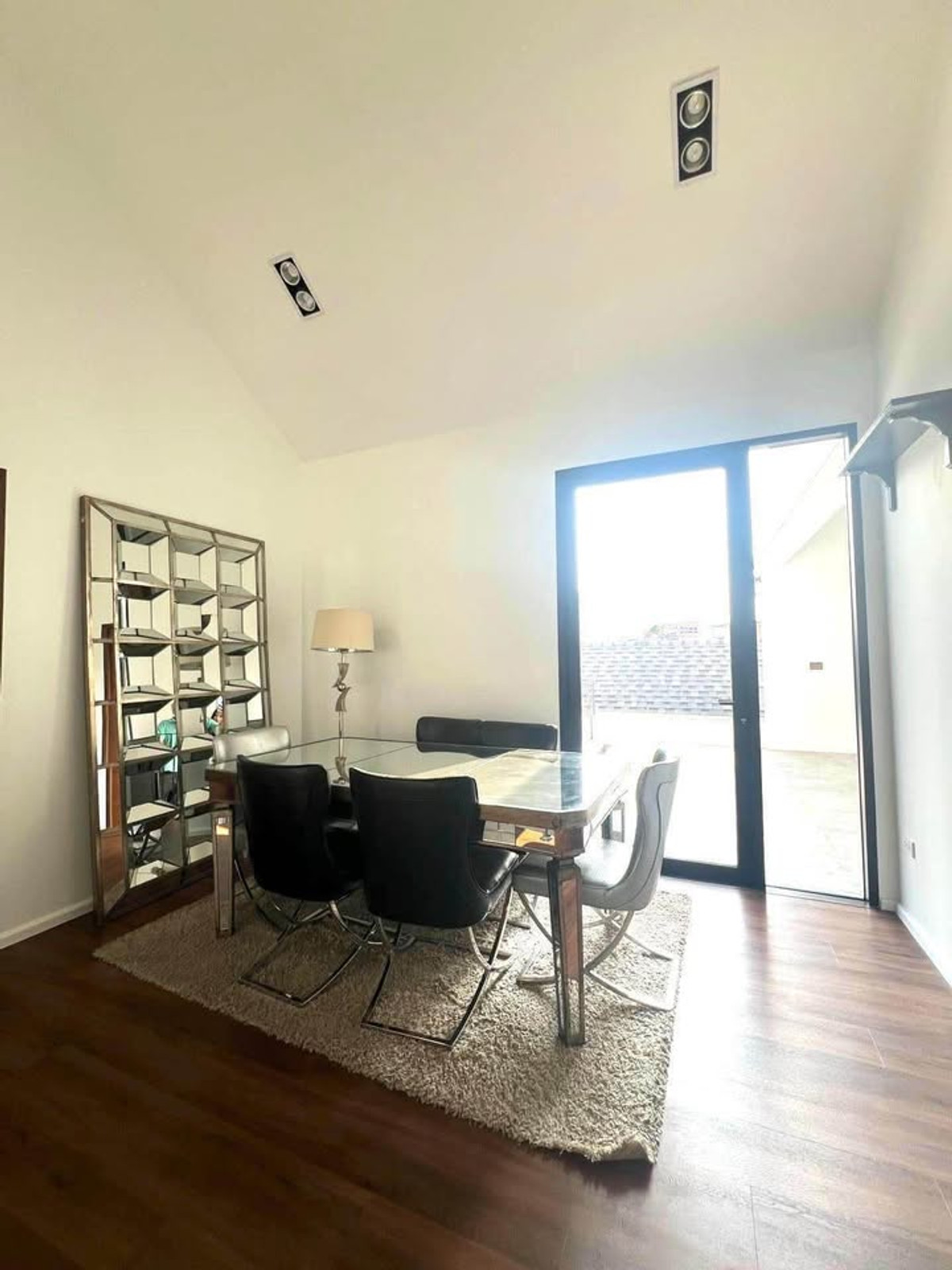 ขายบ้านวงเวียนใหญ่ เจริญนคร : บ้านเดี่ยว เจริญนคร ใกล้ IconSiam / 6 ห้องนอน (ขาย), Detached House Charoennakorn near IconSiam / 6 Bedrooms (FOR SALE) AOM081