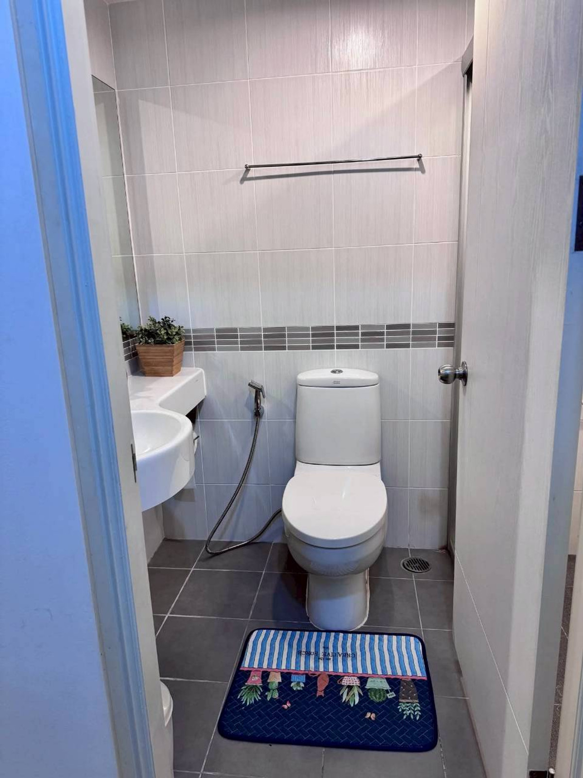 ให้เช่าคอนโดพัฒนาการ ศรีนครินทร์ : ✅ LPNSH406 ✅ Line : @p2nproperty  