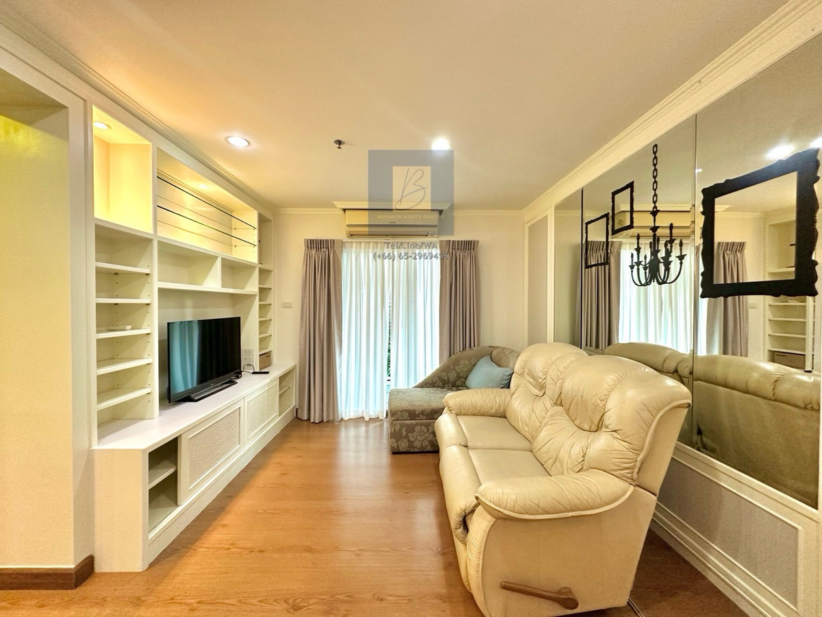 For RentCondoOnnut, Udomsuk : A low rise condo located only 350 meters from BTS Onnut station. Highly convenient. 