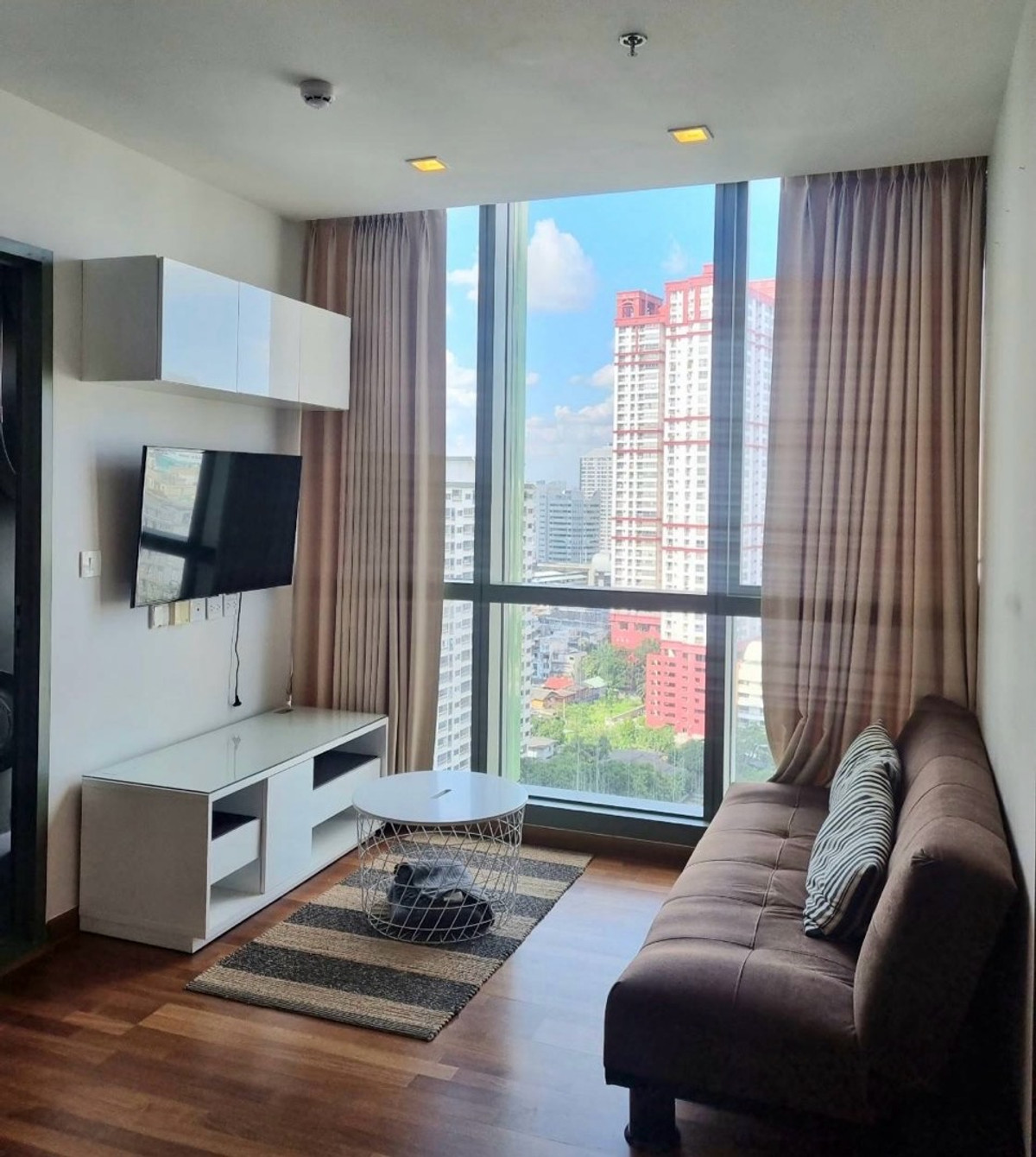 ให้เช่าคอนโดราชเทวี พญาไท : ปล่อยเช่าด่วน! Wish Signature Midtown Siam ชั้นสูง วิวเมืองฉ่ำๆ ห้องใหญ่ 35 ตรม. แต่ราคาถูกมากในย่านนี้! เดินไป BTS ราชเทวีแค่ 5 นาที หรือจะเดินช้อปปิ้งสยามพารากอนก็ใกล้แค่เอื้อม!
