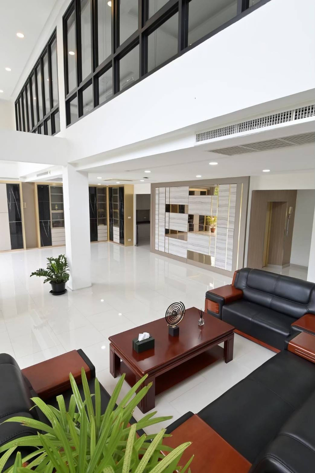 ให้เช่าโฮมออฟฟิศบางนา แบริ่ง ลาซาล : 🔥 ให้เช่า Home Office Luxury บางนา 🔥  ครบ จบ ทั้งออฟฟิศ + ที่พักในที่เดียว! พร้อมใช้งานทันที