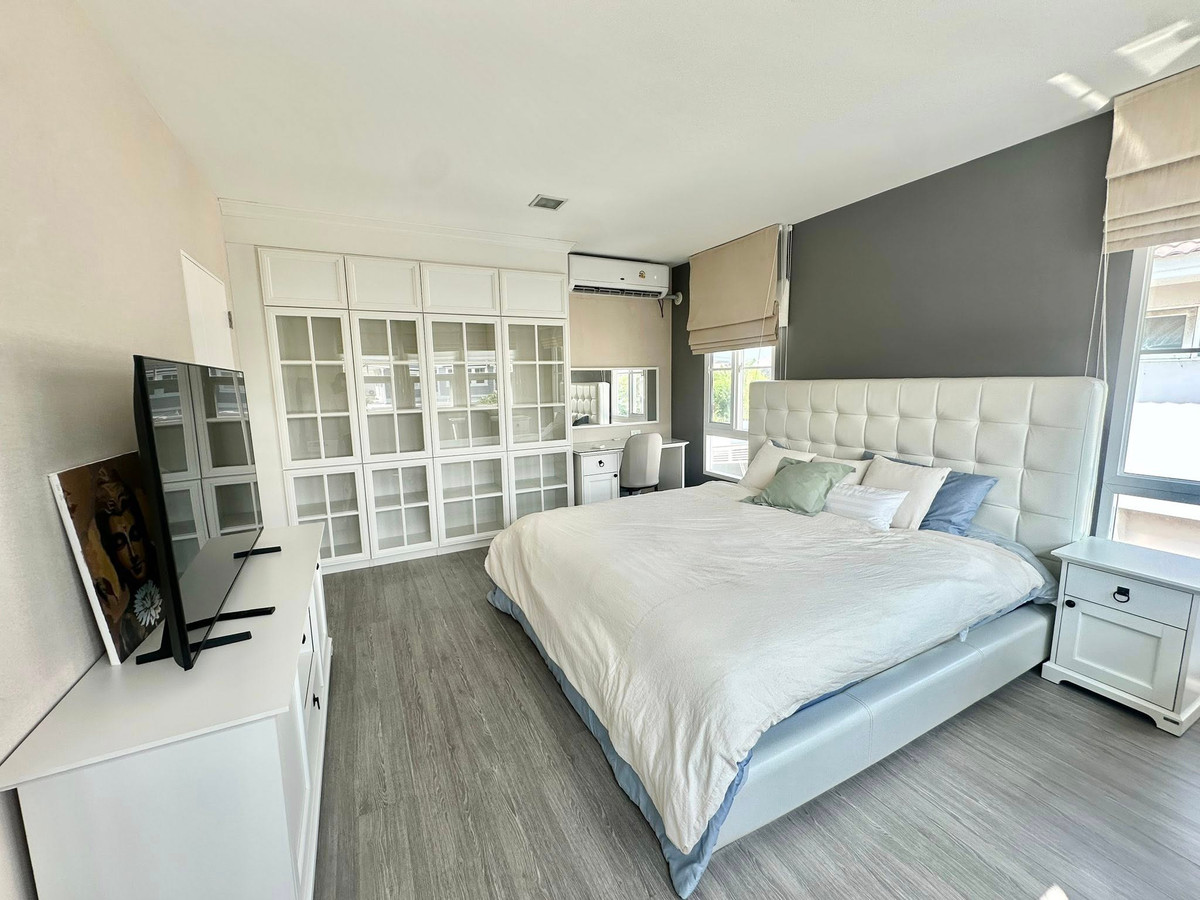 For RentHouseBangna, Bearing, Lasalle : For rent, 2-story detached house, Chaiyaphruek Village, Bangna Km. 7, beautiful house, good condition. Fully furnished, ready to move in, price 55,000 baht.