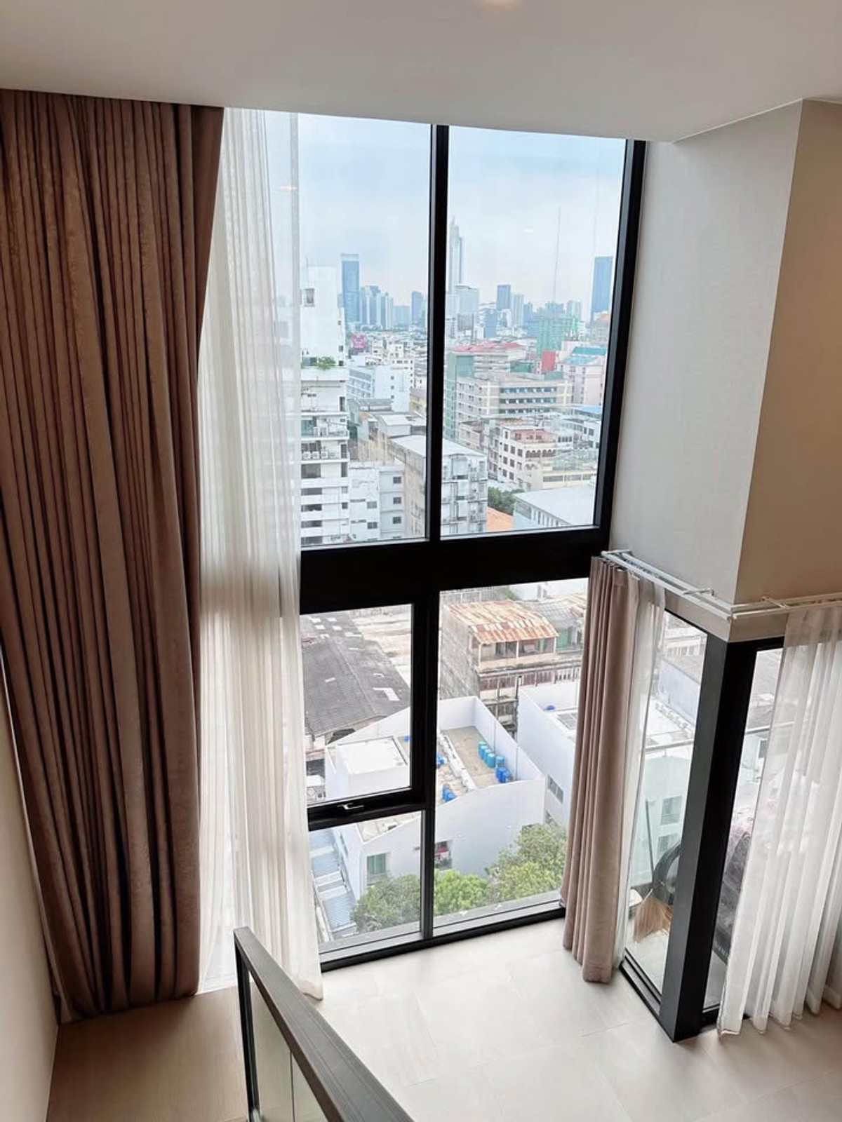 For RentCondoSiam Paragon ,Chulalongkorn,Samyan : For rent: Cooper Siam 1BR Duplex, high ceiling, airy, comfortable, near BTS Stadium.