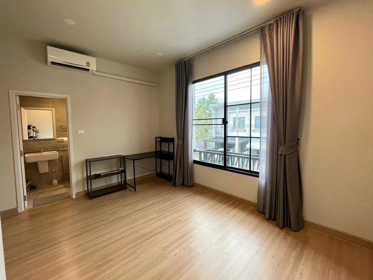 ให้เช่าทาวน์โฮมบางนา แบริ่ง ลาซาล : ให้เช่า ถนนเมน 19.9ตรว 3นอน3น้ำ ทาวน์โฮม 2 ชั้น บริทาเนีย เมกะทาวน์ บางนา  