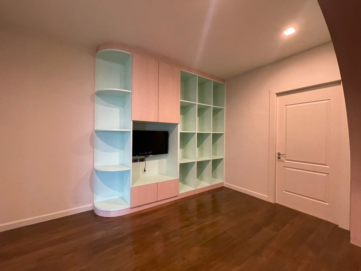 For RentHouseEakachai, Bang Bon : The Pavilla (Private Residences) Bangbon 3 Luxury House for Rent 4 Bedrooms 485 Sq.m. Please call: 062-496-6454