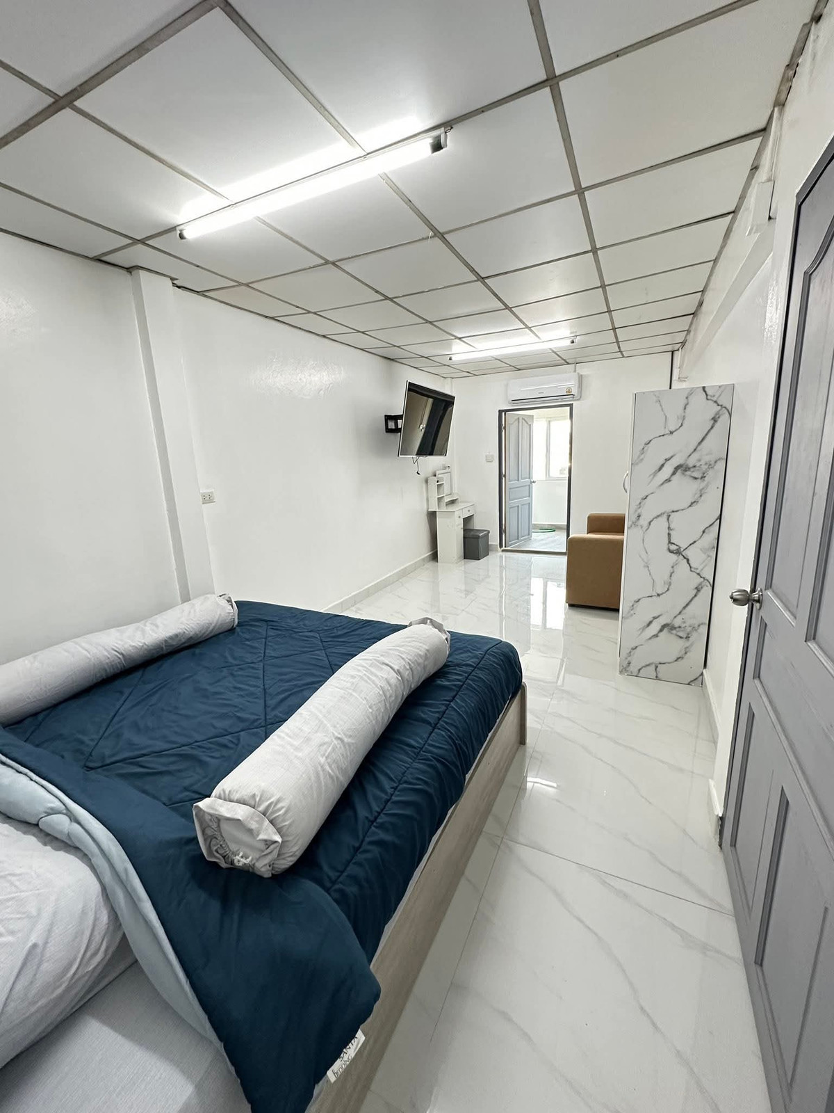 ให้เช่าทาวน์โฮมบางซื่อ วงศ์สว่าง เตาปูน : ให้เช่าทาวน์โฮม 3 ชั้น ทำเลประชาชื่น ใกล้ ม.ธุรกิจบัณฑิตย์ (DPU) 