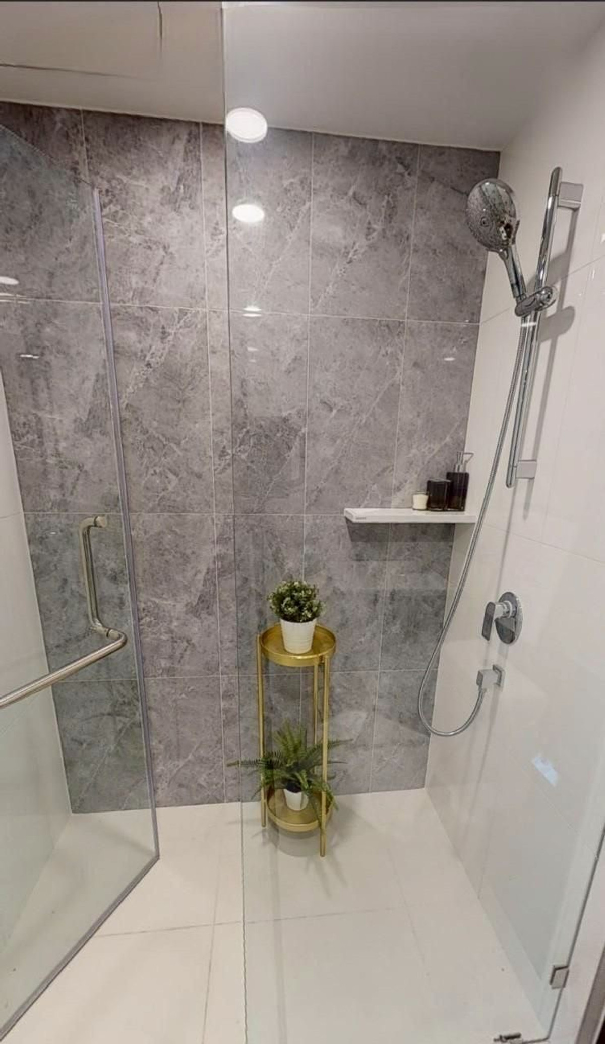 คอนโดพระราม 9 เพชรบุรีตัดใหม่ RCA : พร้อมขาย  4.79 🤝พร้อมเช่า  27,000 