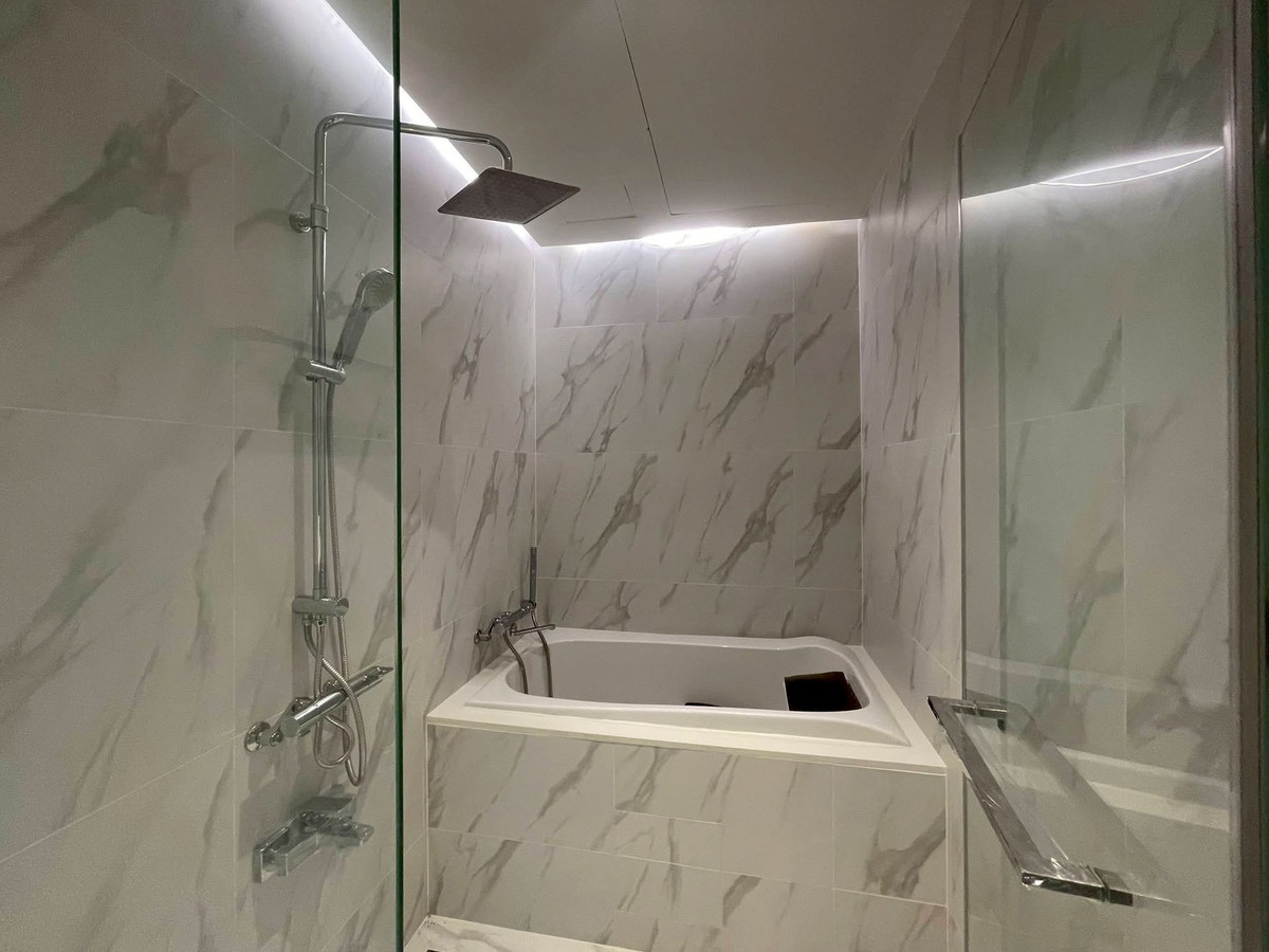 For RentCondoSukhumvit, Asoke, Thonglor : ✨ GT16258 | Empty room for rent at Chalermnit Art De Maison Condo, convenient travel, shuttle available.