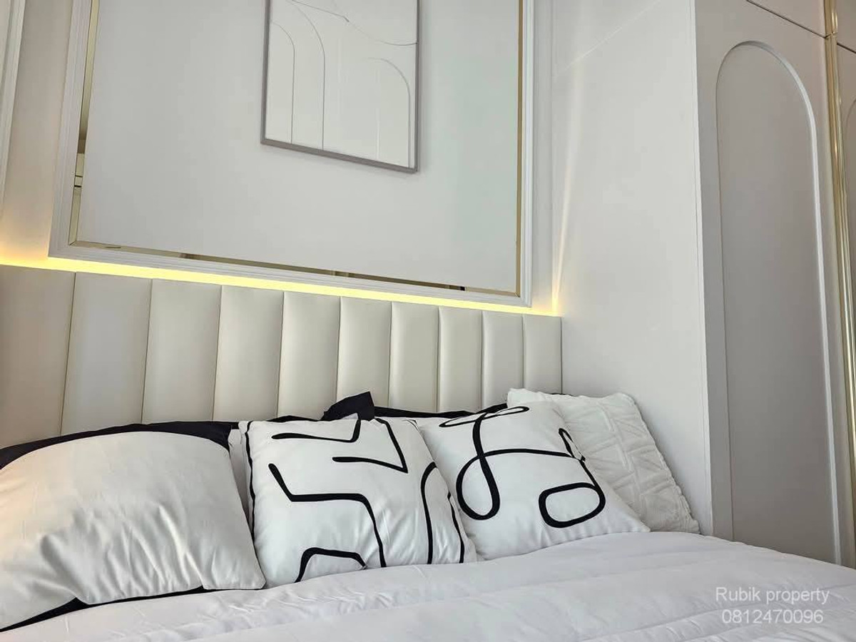 For RentCondoKasetsart, Ratchayothin : 🏙 **Condo for rent Aspire Ratchayothin (Corner room, pool view, Rare Unit)** Beautifully decorated, fully furnished, ready to move in immediately ✨ RB1831