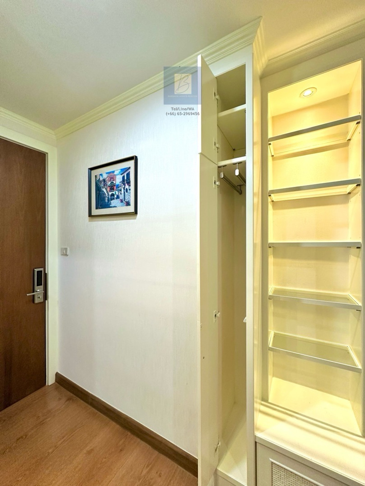 For RentCondoOnnut, Udomsuk : A low rise condo located only 350 meters from BTS Onnut station. Highly convenient. 