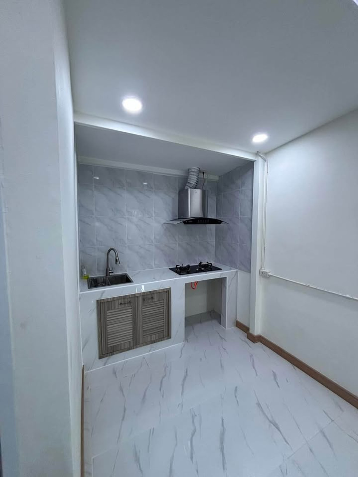 ให้เช่าทาวน์โฮมวิภาวดี ดอนเมือง หลักสี่ : 🏡หมู่บ้านศิริสุข 2 ชั้น  ดอนเมือง ( N1-1192 ) 📍ทาวน์โฮม เนื้อที่ 25 ตารางวาช่างอากาศอุทิศ 20  ✨(รีโนเวทใหม่ทั้งหลัง)  พร้อมเฟอร์นิเจอร์ทั้งหลัง🏡