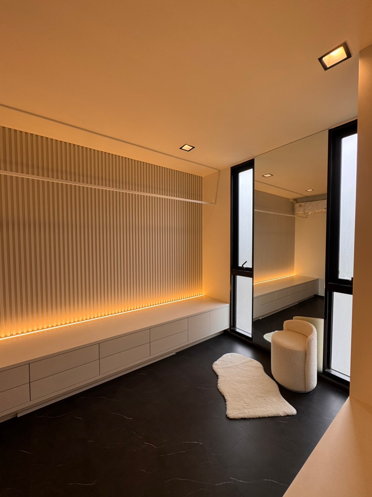 ขายทาวน์โฮมรัชดา ห้วยขวาง : Townhome for Sale Ratchada Near MRT Ratchada Fully Furnished Ready to Move In