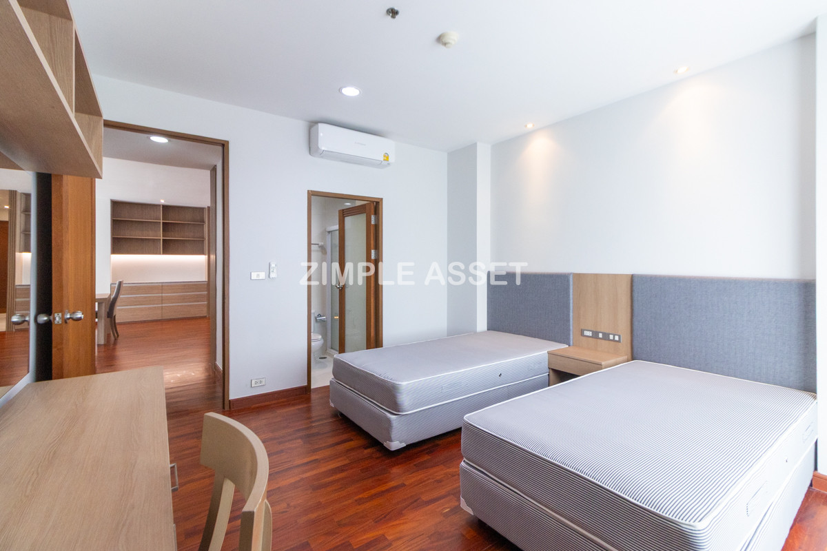 For RentSukhumvit, Asoke, Thonglor : Line ID: @zimple_asset Luxury aprtment in center of sukhumvit. Offering premium facilities for an elevated living experience. Surrounded by leading shopping malls in a prime location.