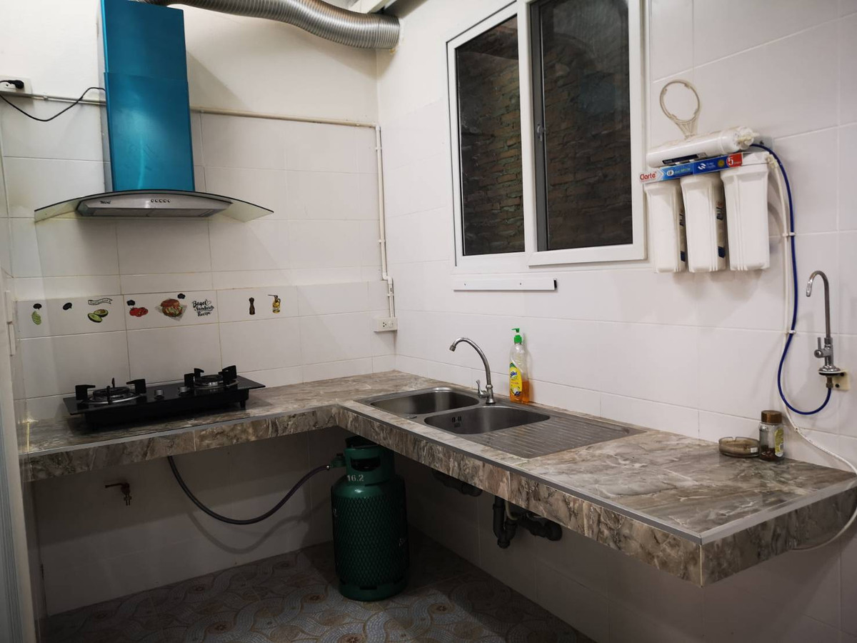 ให้เช่าทาวน์โฮมอ่อนนุช อุดมสุข : ให้เช่าทาวเฮาส์ 16 ตรว. 2 ชั้น 2 นอน 2 น้ำ ใกล้บีทีเอสอุดมสุข และ ปุณณวิถี ซอยวชิรธรรม 12  ค่าเช่า 15,000  โทร  082 649 9822