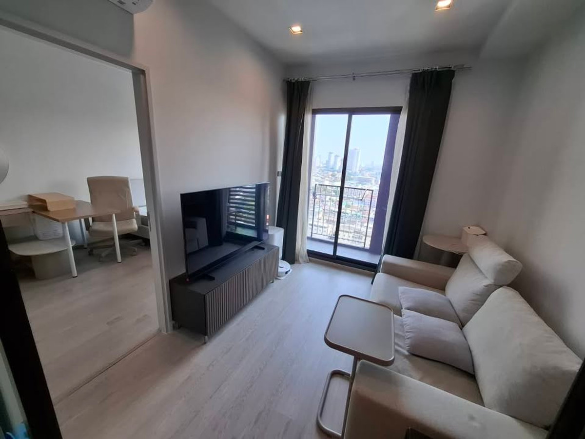 For RentCondoWongwianyai, Charoennakor : ⭐️ Reference Sathorn-Wongwianyai ⭐️ 1 bedroom, 1 bathroom, complete amenities.