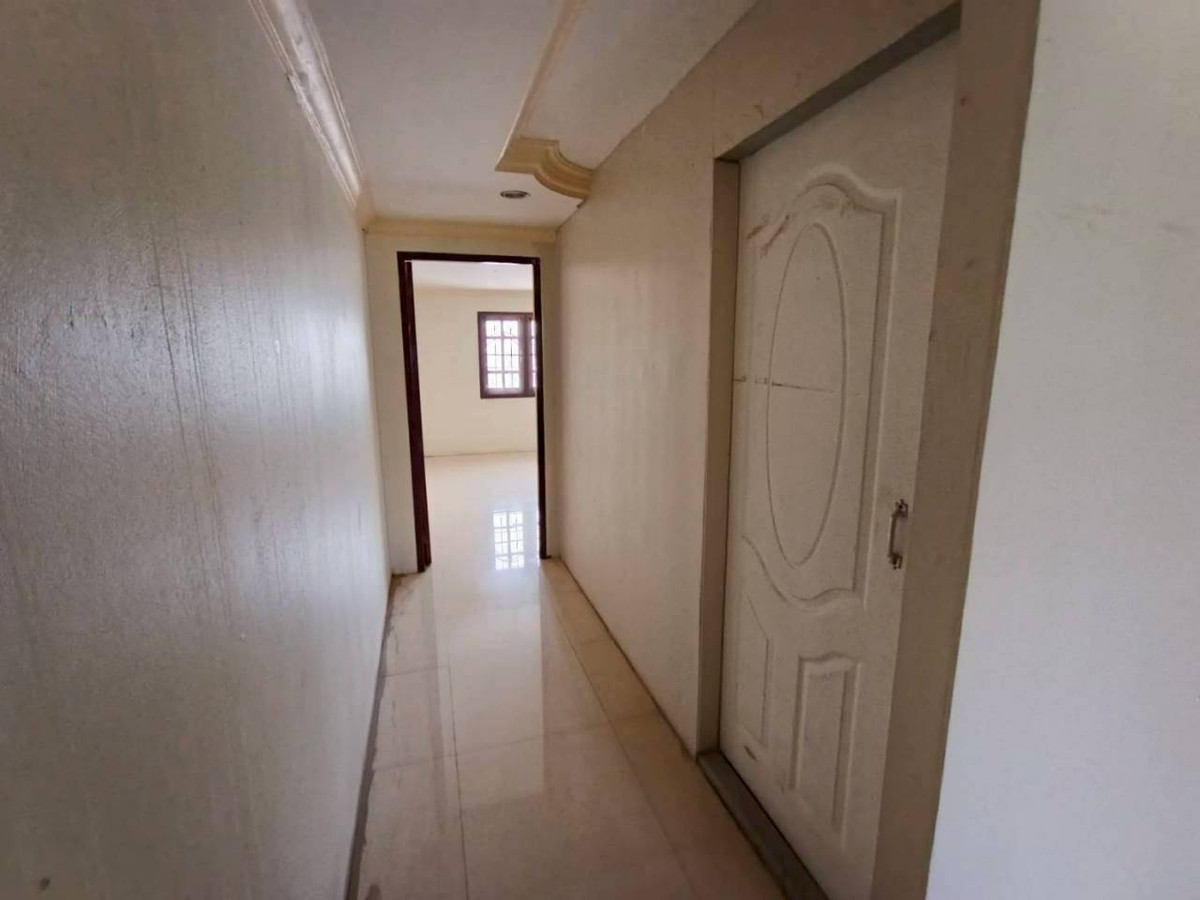 ขายอาคารพาณิชย์ปทุมธานี รังสิต ธรรมศาสตร์ : อาคารพาณิชย์ 3 ชั้น หมู่บ้านพูลผล ถนนพหลโยธิน ตำบลคูคต อำเภอลำลูกกา จังหวัดปทุมธานี