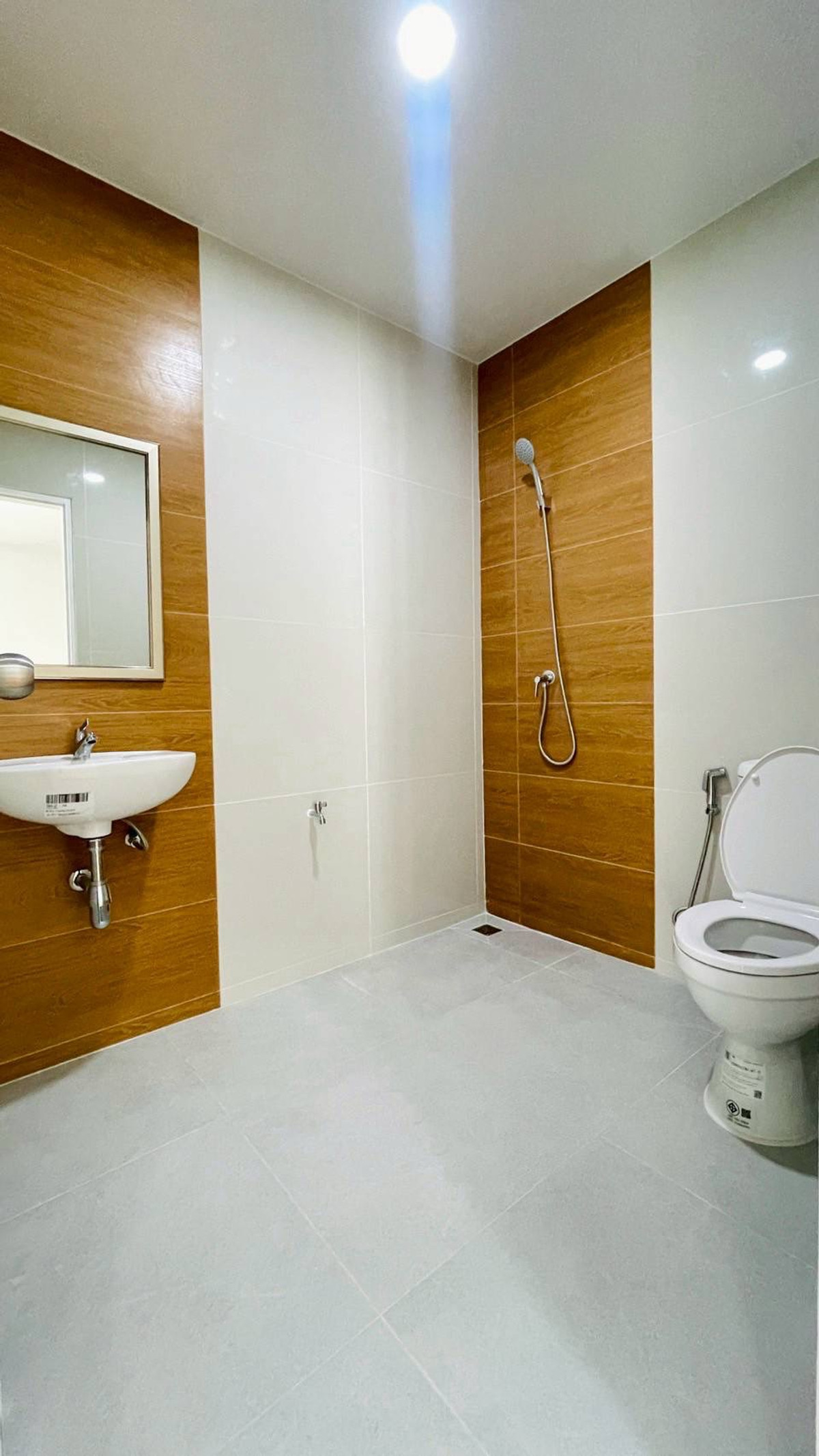 ขายทาวน์โฮมนนทบุรี บางใหญ่ บางบัวทอง : ขายทาวน์เฮาส์บุศรินทร์ L&H บ้านกล้วย-ไทรน้อย 20.5 ตร.ว. ใกล้ MRT คลองบางไผ่ ฟรีโอน