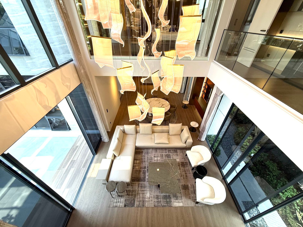 For SaleHousePattanakan, Srinakarin : House for sale VIVE New Krungthepkreetha has a private pool, private elevator, parking for 4 cars+