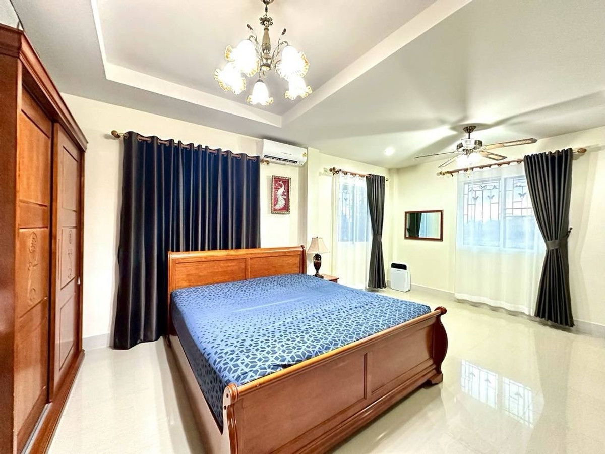 For SaleHousePattaya, Bangsaen, Chonburi : Single house for sale Two houses in the same area Near Jomtien Beach, Pattaya, 200 sq m, 5 bedrooms, 4 bathrooms