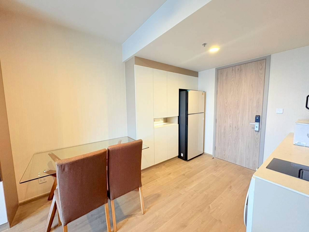 For RentCondoKhlongtoei, Kluaynamthai : Condo for rent, The Crown Residence (45 sq m.), 1 bedroom, 1 bathroom, Benjakitti Park view.