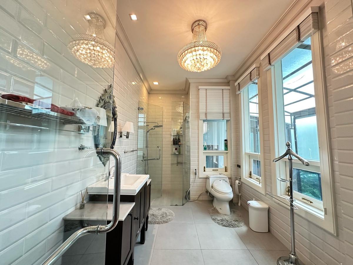 For RentHouseChaengwatana, Muangthong : Golden opportunity‼️ Open for rent, luxury house Location: Muang Thong Thani, Soi Project 5, Impact Chaengwattana, Pink Line MRT, IMPACT Station.