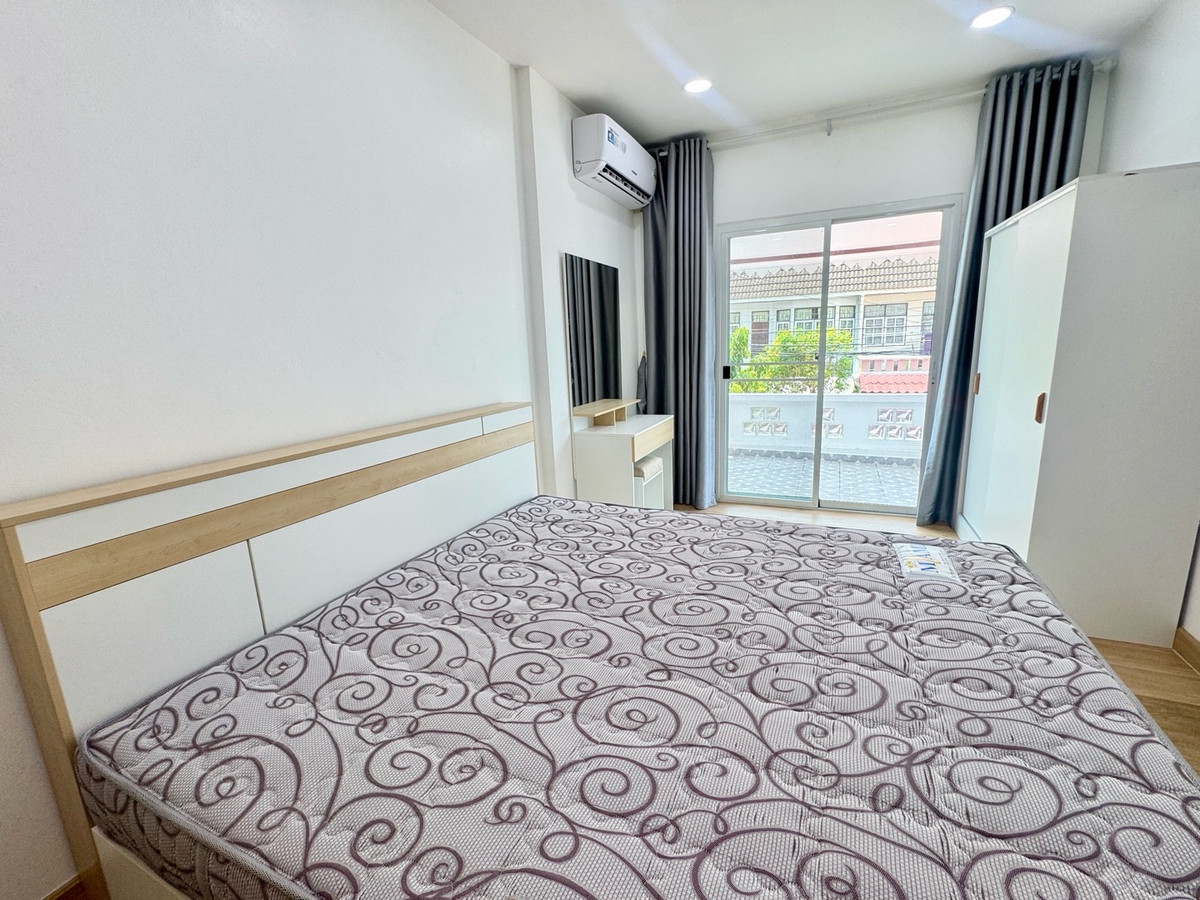 For RentHouseRatchadapisek, Huaikwang, Suttisan : 🌈Townhouse 2 floors, 5Bed 2Bath, Charoen 29, Ratchada 18, Huai Khwang, new house, available, ready to move in🔆