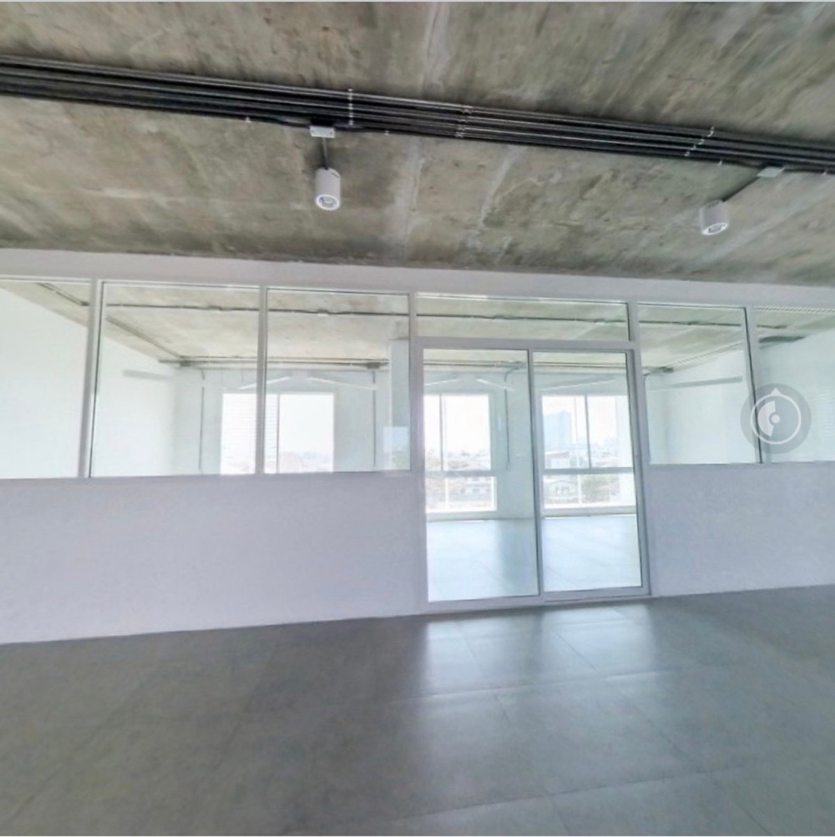 For RentOfficeChaengwatana, Muangthong : 5-Storey Office Building with Lift on Ngamwongwan Road near Expressway, Ideal for Headquarters (HQ)