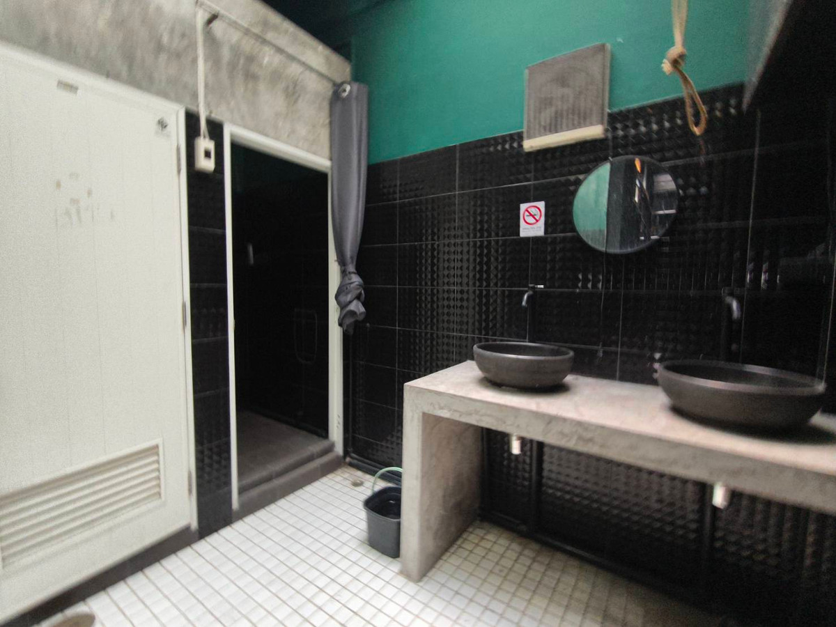 ให้เช่าทาวน์โฮมสีลม ศาลาแดง บางรัก : [Rare Opportunity] ให้เช่าอาคารพาณิชย์ 4 ชั้น ทำเลทองใจกลางสีลม-คอนแวนต์ (ซอยพิพัฒน์ 2)