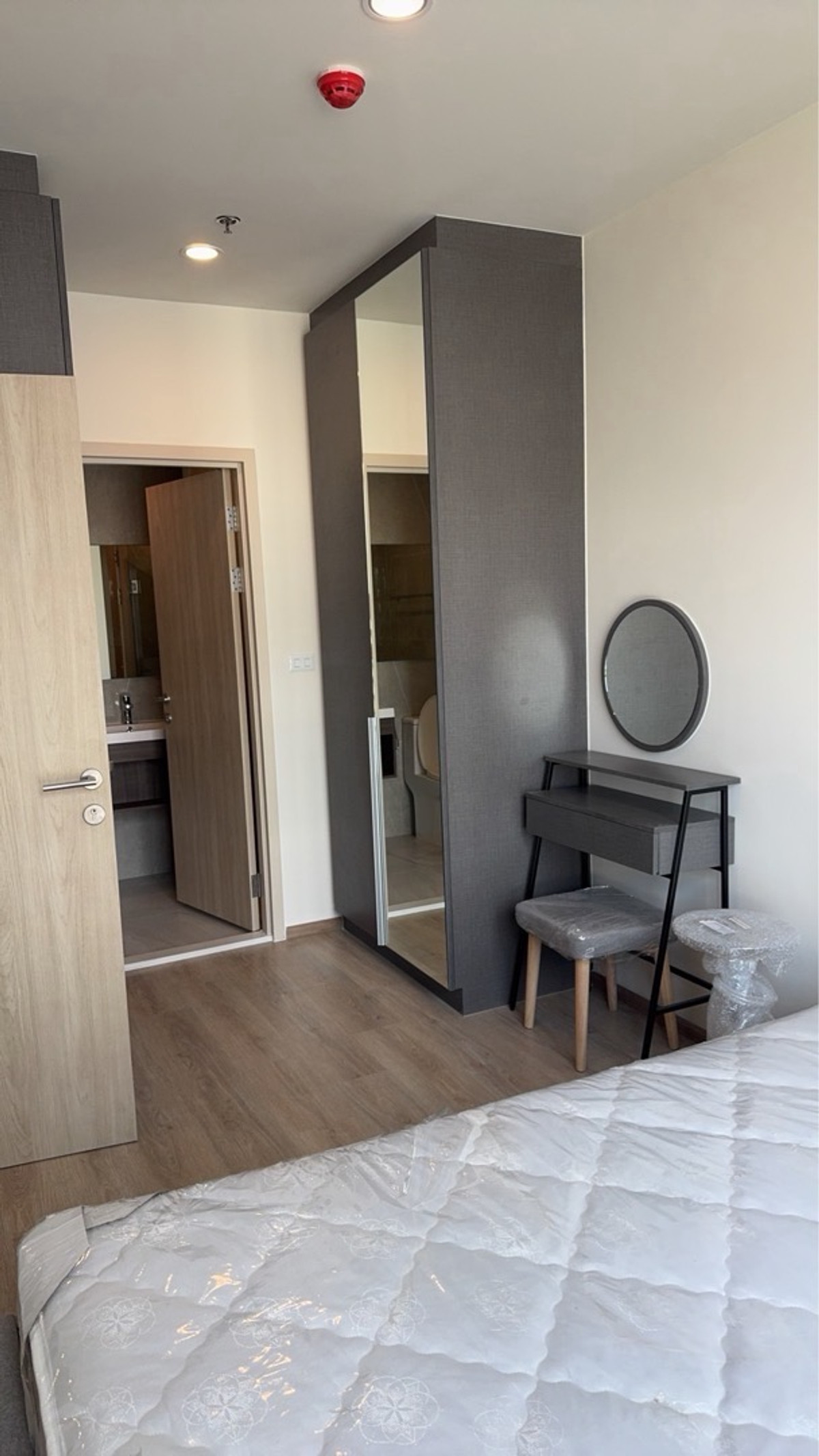 ขายคอนโด : 🔥 Hot Deal! New District R9 | Brand New 
1BR 30 sqm | only 4.2 MB by Cherlyn 🌻