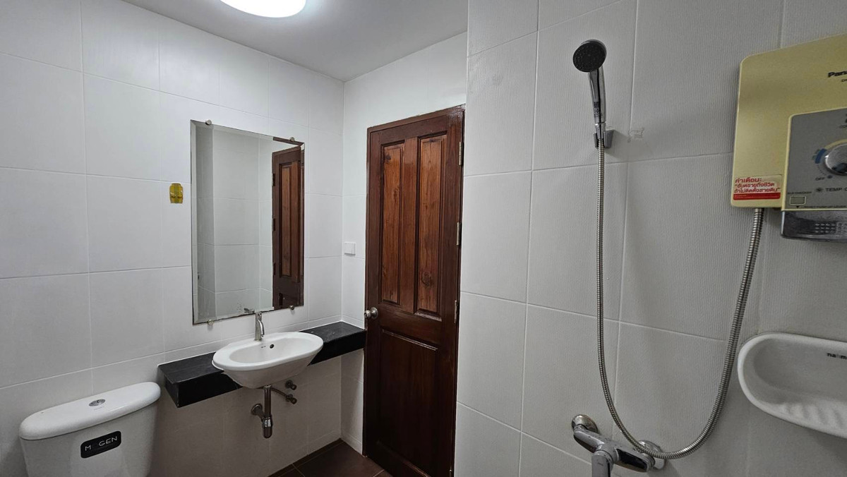 ขายทาวน์โฮมเลียบทางด่วนรามอินทรา : ทาวน์โฮม 3.5 ชั้น ทาวน์อินทาวน์ ใกล้โรงเรียนบดินทร์เดชา - โรงเรียนนานาชาติ เชื่อมต่อเส้นเลียบทางด่วนได้ทันที พร้อมเดินทางไปเอกมัย-ทองหล่อ 🚘