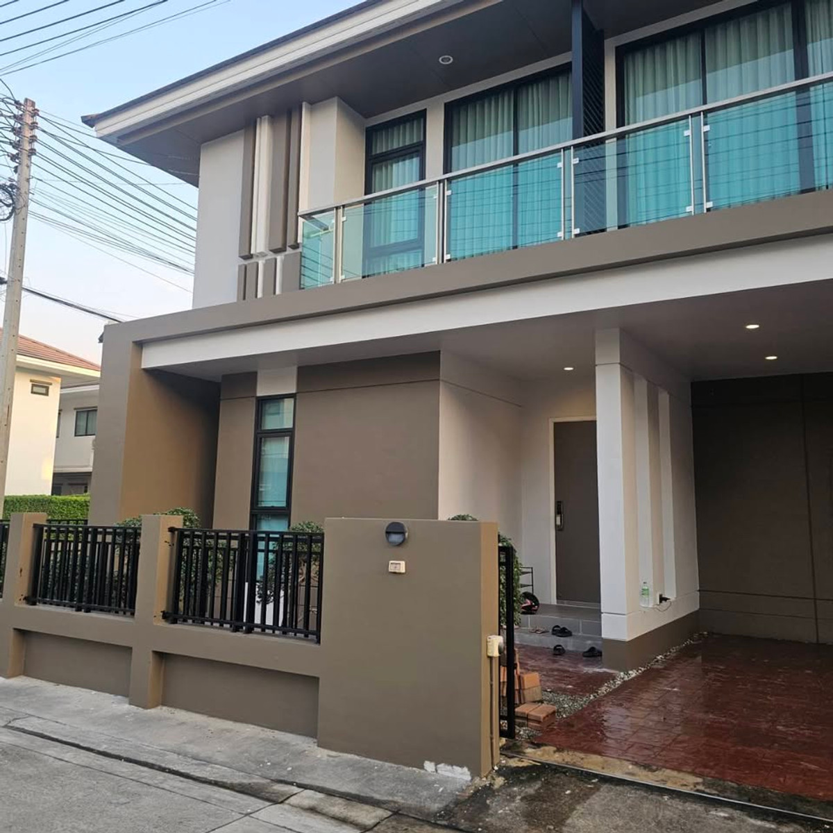 For SaleHousePattaya, Bangsaen, Chonburi : Detached House H Living Life Chaipornwithee - Motorway / 4 Bedrooms (FOR SALE) BEWN146