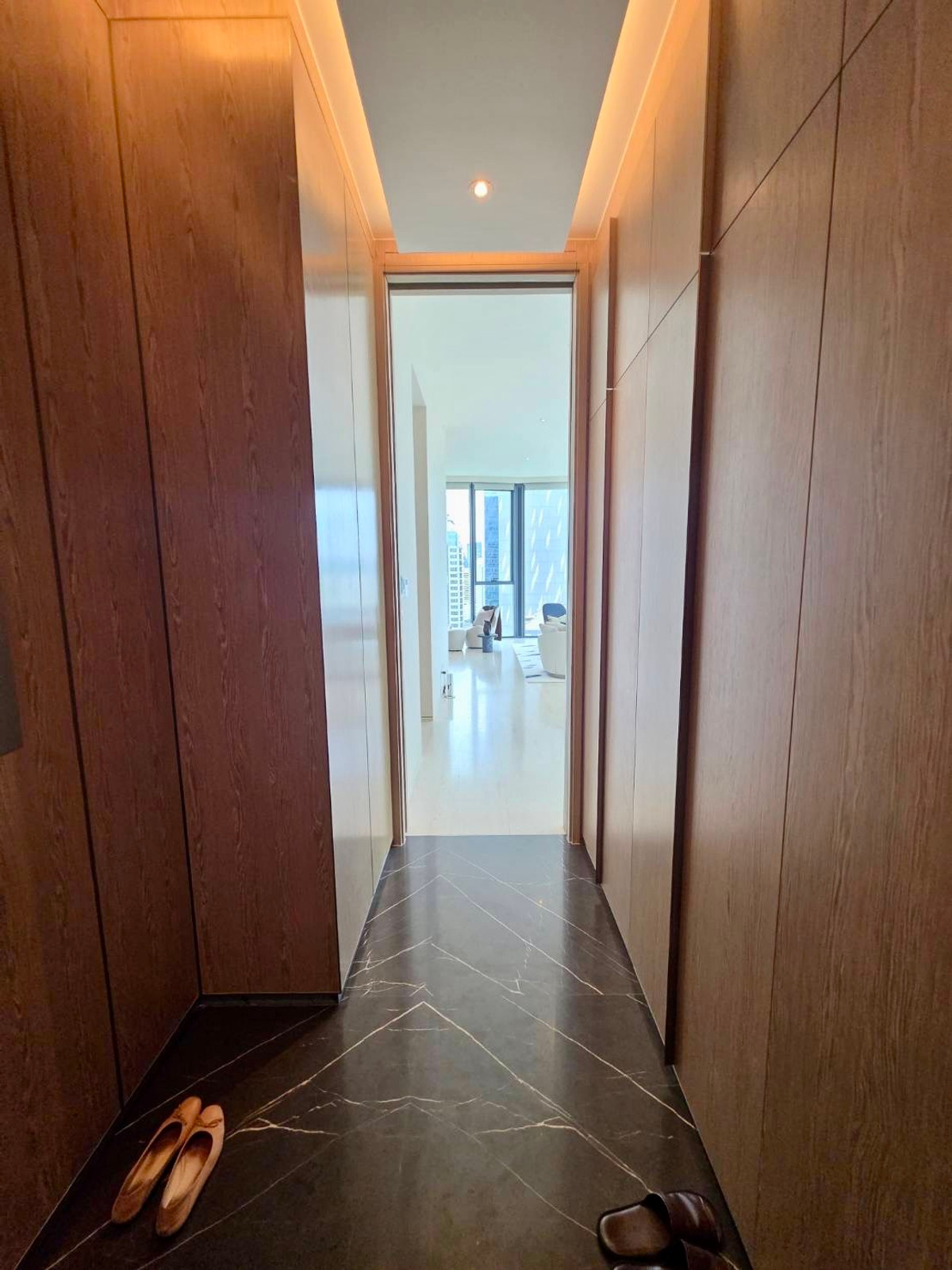 For SaleCondoWitthayu, Chidlom, Langsuan, Ploenchit : Scope Langsuan: 2bed 2.5bath 161.65sqm. 105,000,000 Brandnew, Fully Furnished, Embassy view Am: 0656199198