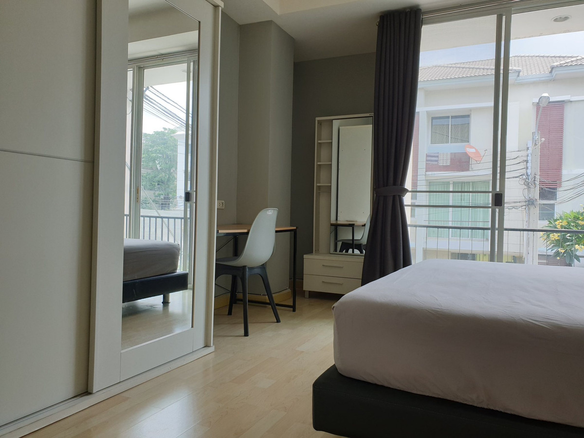 For RentTownhomeSathorn, Narathiwat : S04-0113 Townhome for Rent: Thanapat Haus Sathorn-Narathiwas (Rama 3)