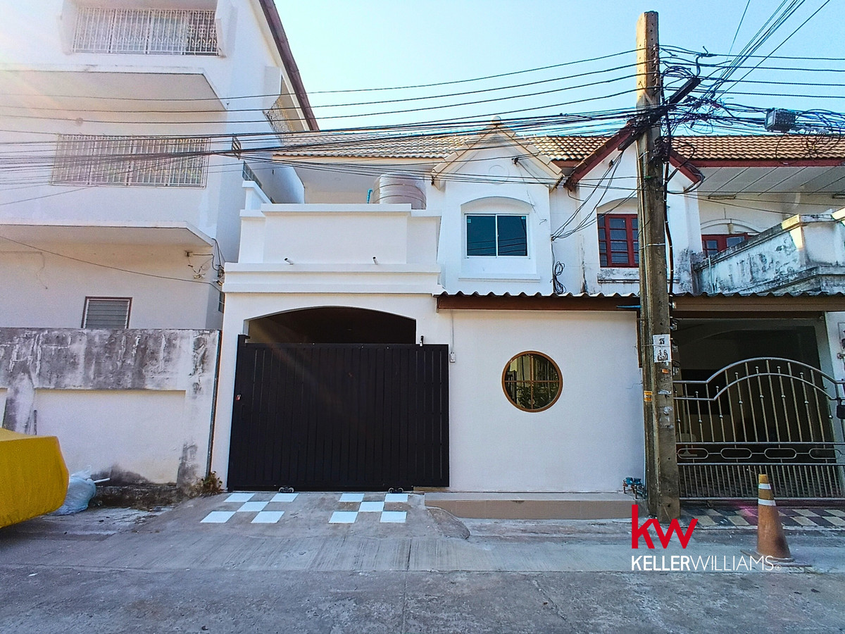 ขายทาวน์โฮมปิ่นเกล้า จรัญสนิทวงศ์ : ✨ [ขาย] ทาวน์โฮม 2 ชั้น รีโนเวทใหม่สไตล์มินิมอล | ซอยจรัญฯ 35 ใกล้ MRT ไฟฉาย