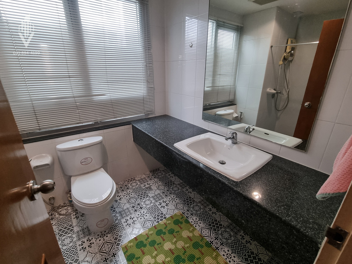 For SaleCondoRatchathewi,Phayathai : Rare Find! Spacious 2BR Living & High-Yield Investment 🌟 The Platinum Condo | 68 sq.m. | Fully Furnished