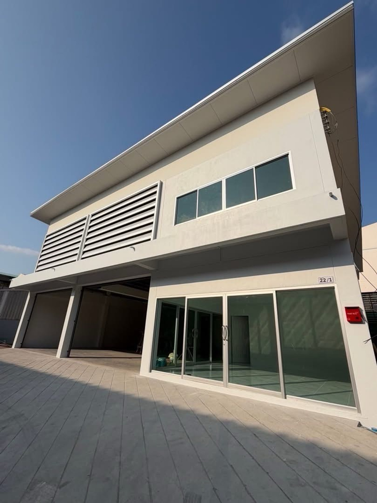 For RentWarehouseEakachai, Bang Bon : 📦 Warehouse for Rent – Newly Built | Ekachai–Bangbon Area
Ideal for storage, distribution, or SME businesses