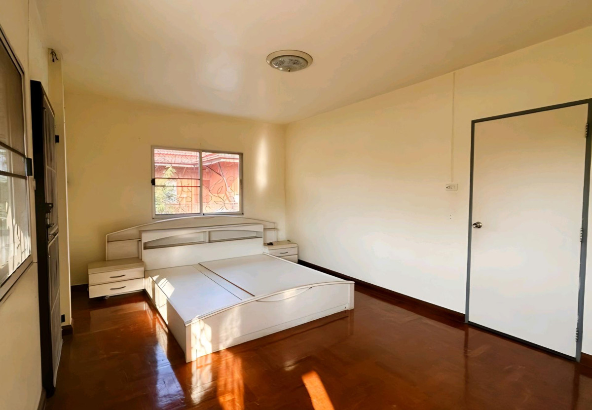 ขายบ้านนนทบุรี บางใหญ่ บางบัวทอง : บ้านเดี่ยว 2 ชั้น 🏡 หมู่บ้านพลอยมณี บัวทองเคหะ — 4 นอน 3 จอด หน้าบ้านไม่ติดใคร วิวสวนทะเลสาบ