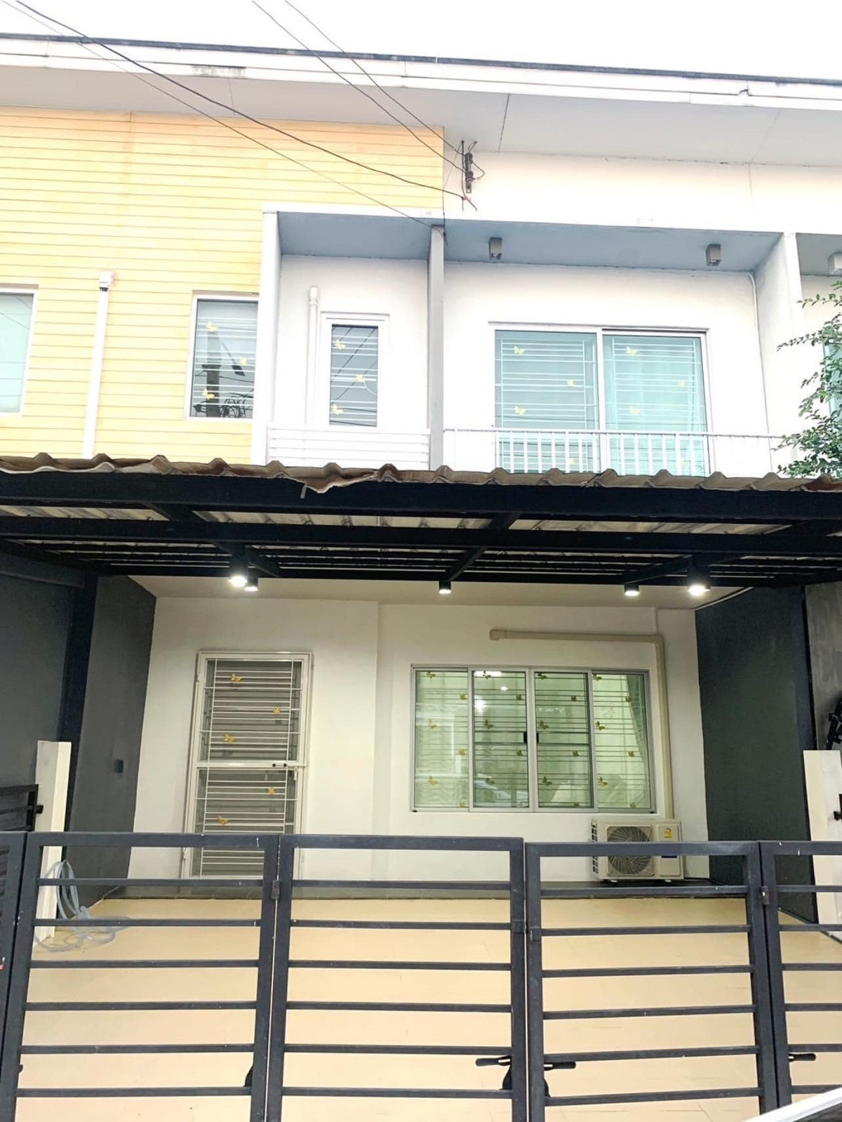 ให้เช่าทาวน์โฮมนวมินทร์ รามอินทรา : ทาวน์โฮม 2 ชั้น พร้อมเฟอร์นิเจอร์ ตกแต่งสวยงาม ให้เช่า ย่านรามอินทรา-สายไหม ใกล้ฟู้ดแลนด์ สายไหม เพียง 2.4 กม.