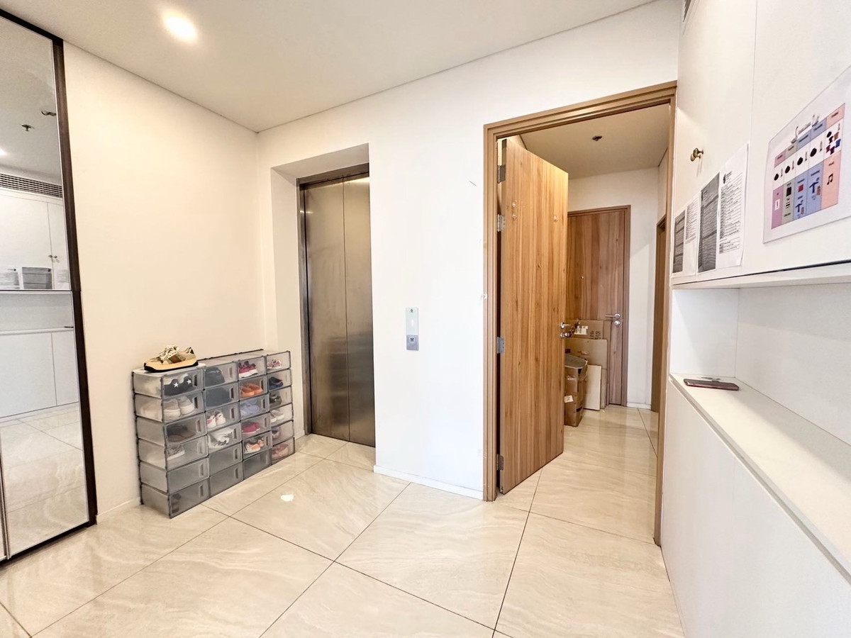 For RentCondoSukhumvit, Asoke, Thonglor : 3 bedrooms, Siamese Exclusive 31, 21st floor, ready to move in.