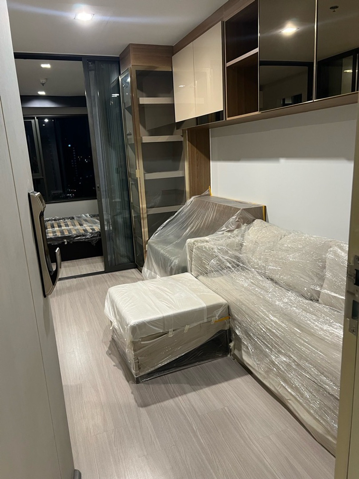 ขายคอนโดลาดพร้าว เซ็นทรัลลาดพร้าว : คอนโด Life Ladprao ขนาด 35.67 ตารางเมตร 1 ห้องนอน อาคาร A ชั้น 11 เฟอร์นิเจอร์ครบพร้อมอยู่ ใกล้ BTS ห้าแยกลาดพร้าว แขวงจตุจักร เขตจตุจักร กรุงเทพมหานคร