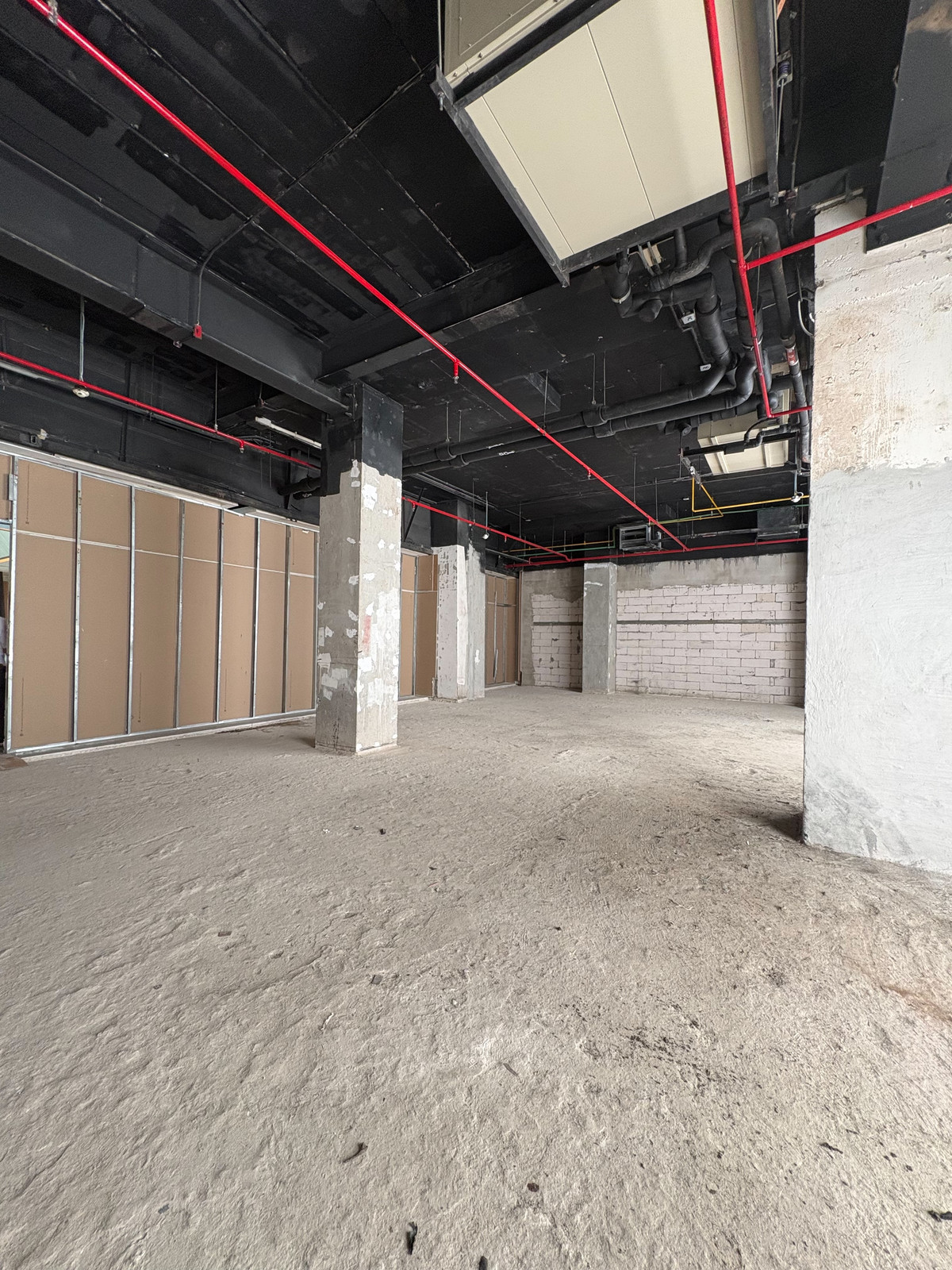 For RentRetail SpaceWitthayu, Chidlom, Langsuan, Ploenchit : Space for Rent in the Heart of Chit Lom BTS Walk Distance Ideal for Restaurant