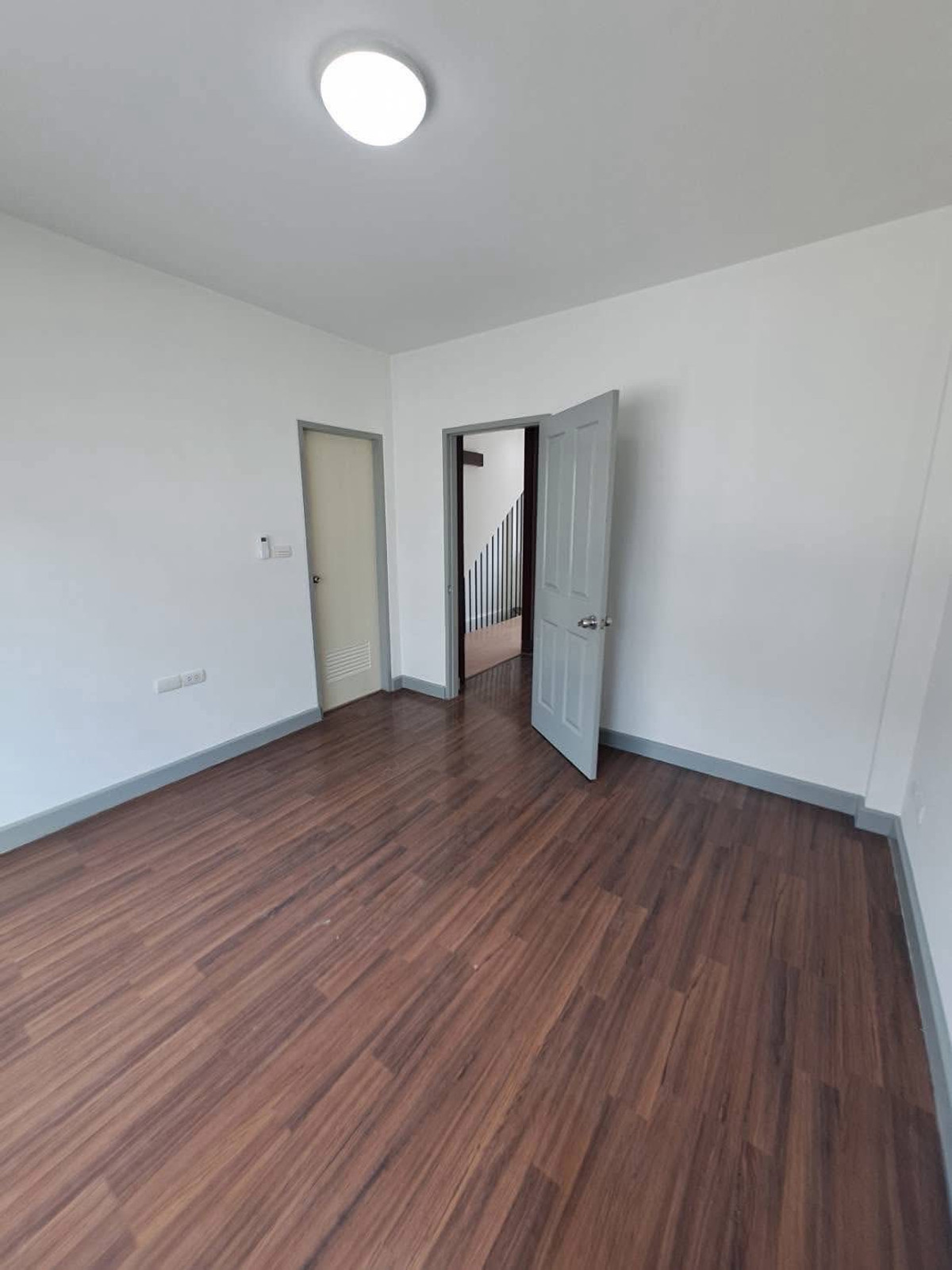 ขายทาวน์โฮมพัฒนาการ ศรีนครินทร์ : ทาวน์ อเวนิว พระราม 9 / 3 ห้องนอน (ขาย), Town Avenue Rama 9 / 3 Bedrooms (FOR SALE) BZD172