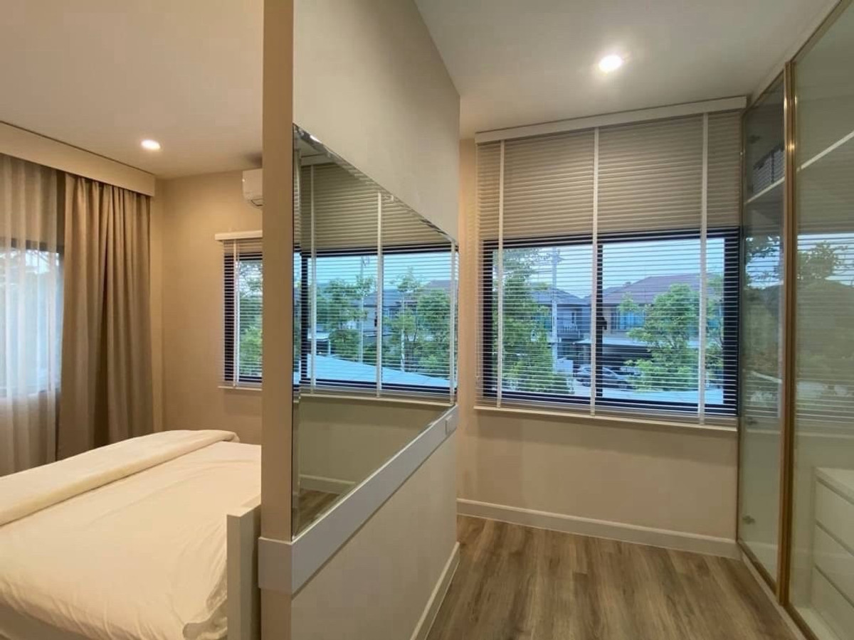 ให้เช่าทาวน์โฮมพัฒนาการ ศรีนครินทร์ : ให้เช่า ทาวน์โฮม Verve Rama 9 2 ห้องนอน 113 ตร.ม เลี้ยงสัตว์ได้ ใกล้พระราม 9